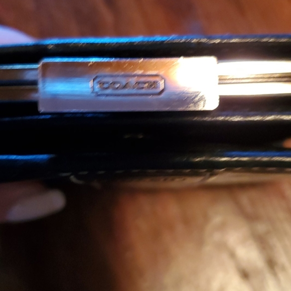 Genuine leather Coach wallet - Picture 3 of 6